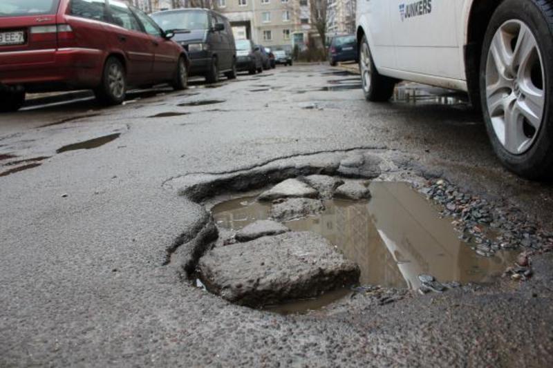 Самые плохие дороги – в столице Оренбургской области